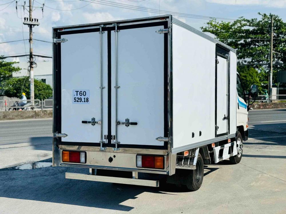 Hyundai N250 thùng kín Composite – góc chụp 4