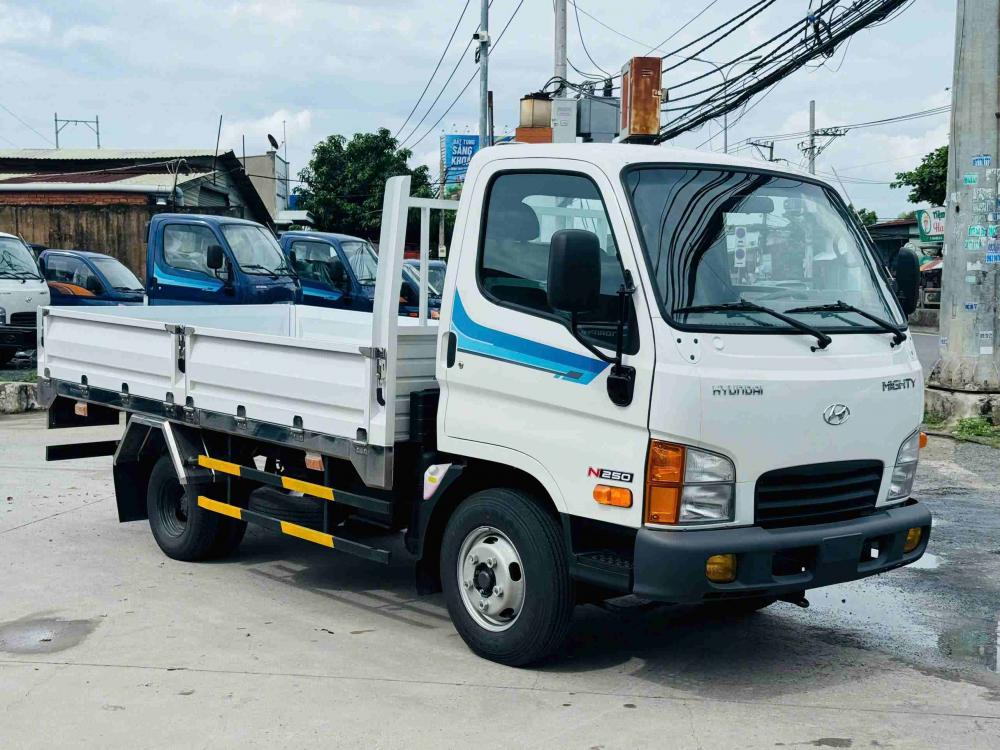 Hyundai N250 thùng lửng – góc chụp 1
