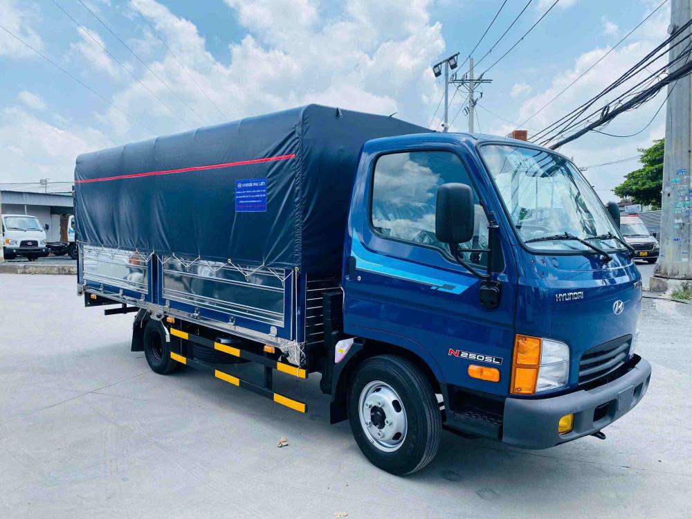 Hyundai N250SL thùng mui bạt – góc chụp 2